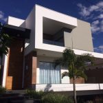Casa Moderna Fachada Lateral por Arquitetos em Rio Preto