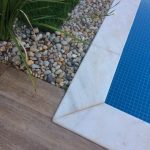 Detalhes acabamento piscina em Casa Moderna