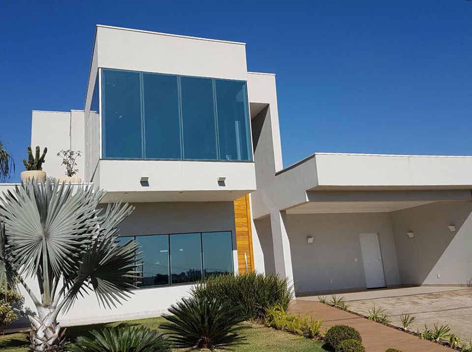 Arquitetura Moderna Residencia Fachada em Rio Preto